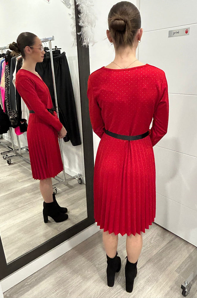 ROBE ROUGE PLISSEE & MOTIFS PETITS POIS