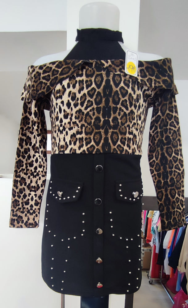 ROBE COURTE EPAULES DENUDEES & LEOPARD