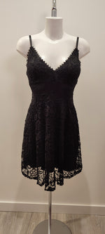 ROBE DENTELLE & NOIR