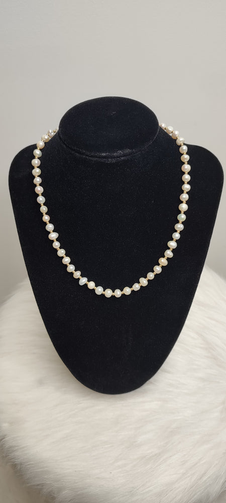 COLLIER PERLES BLANCHES & OR