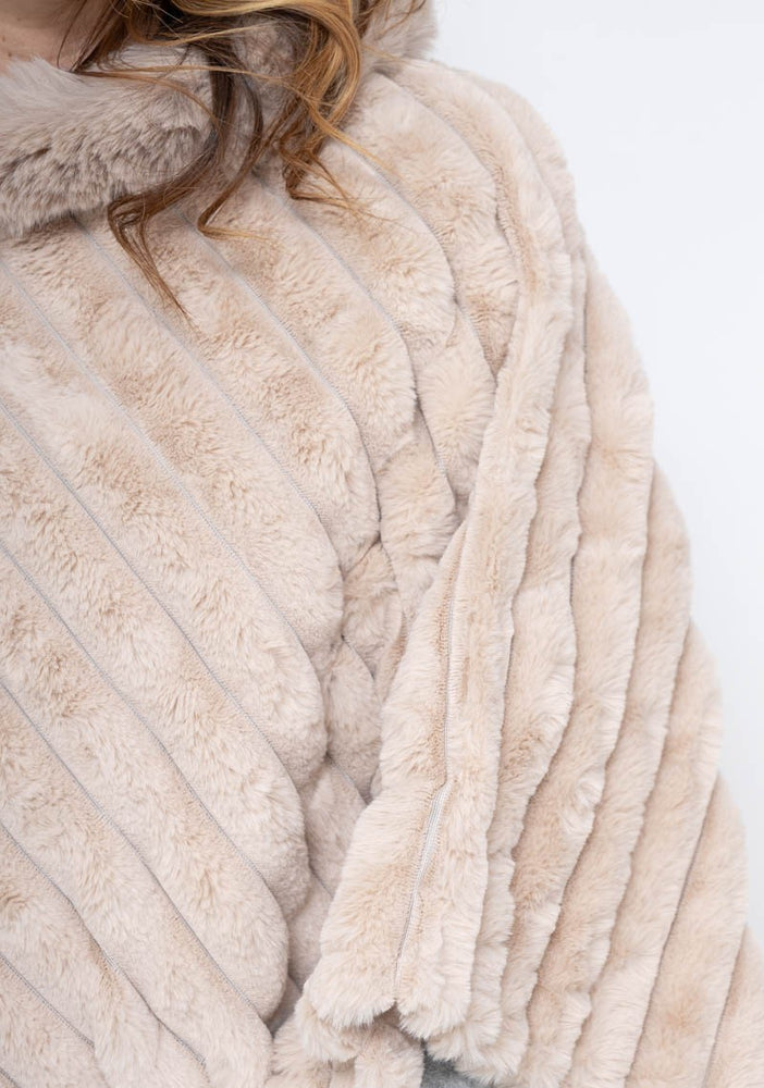 PONCHO FAUSSE FOURRURE & BEIGE