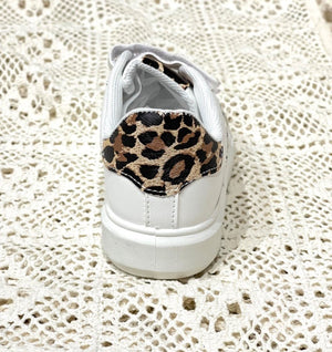 BASKETS BLANCHES & IMPRIME LEOPARD