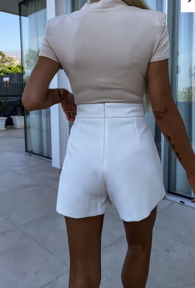 SHORT/JUPE PLISSEE & BLANC